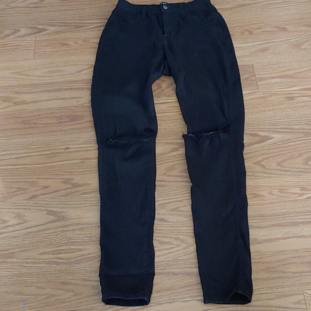 Fashion nova black distressed Jeggings Sz 9